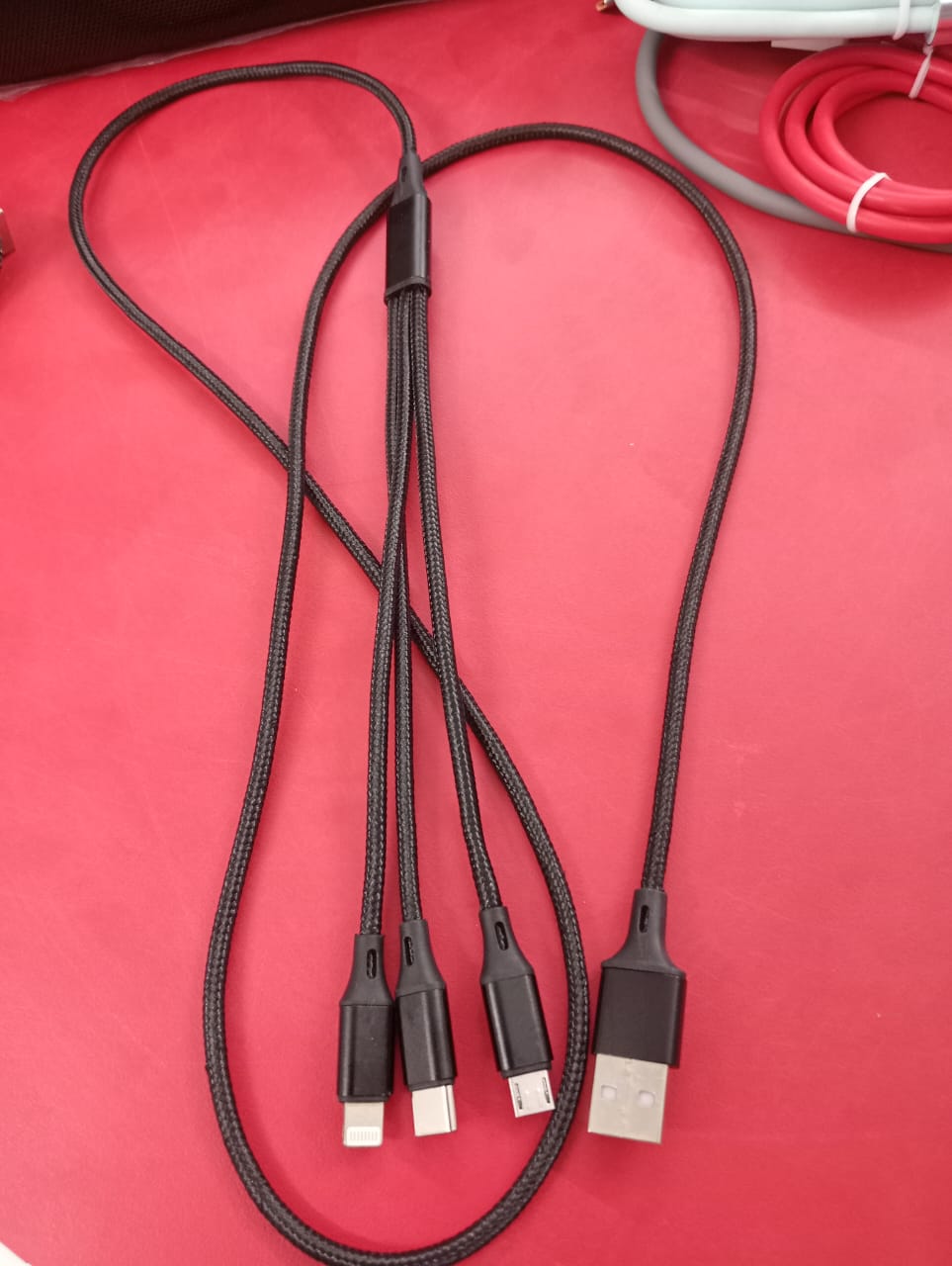 3-in-1 Charging cable with metal connector (Pouch Packing)